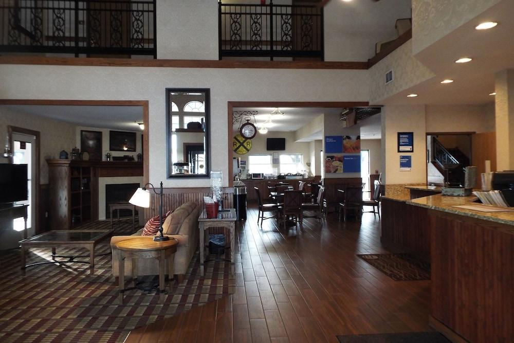 Comfort Inn Warrensburg Station Bagian luar foto