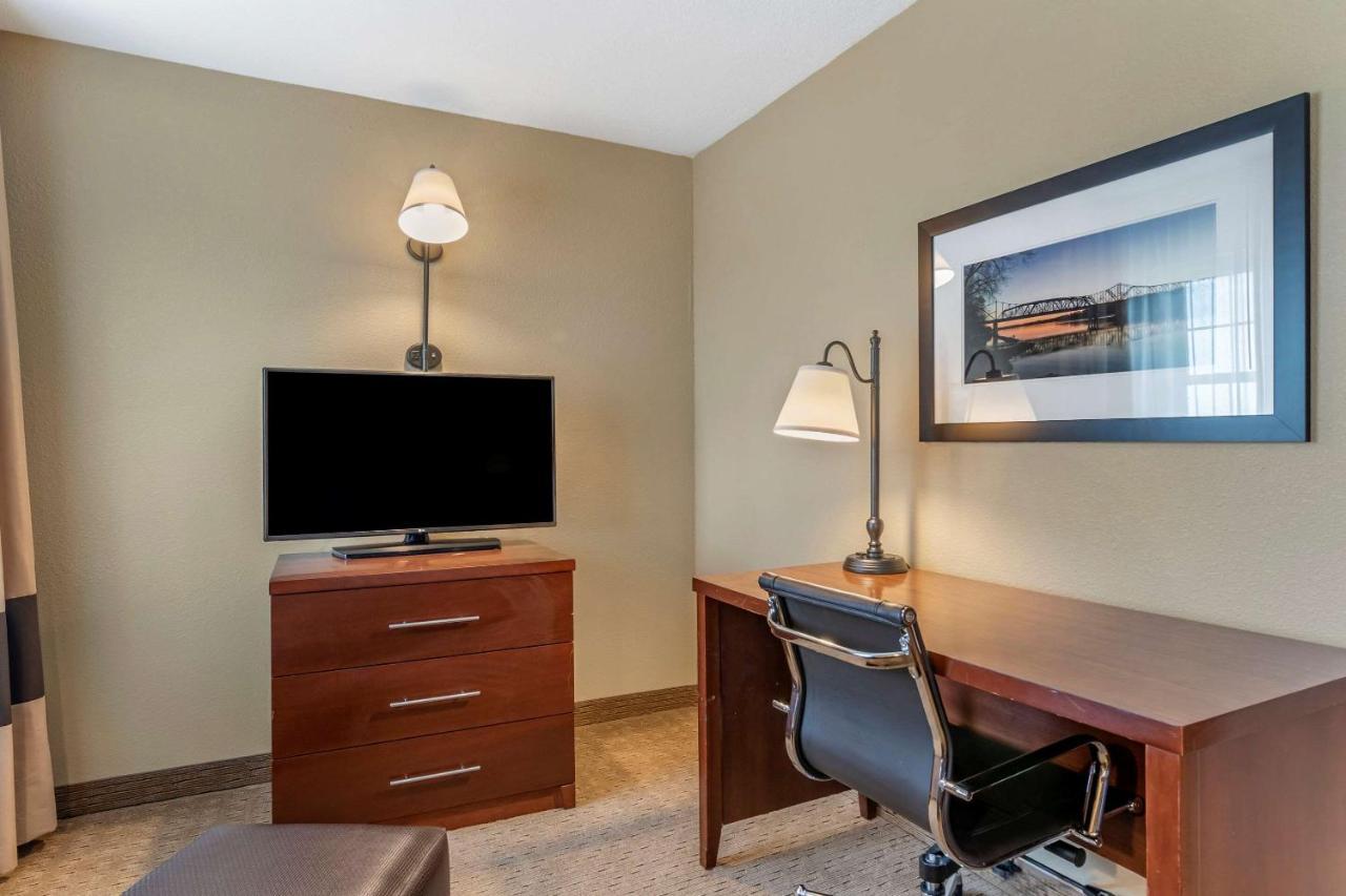Comfort Inn Warrensburg Station Bagian luar foto