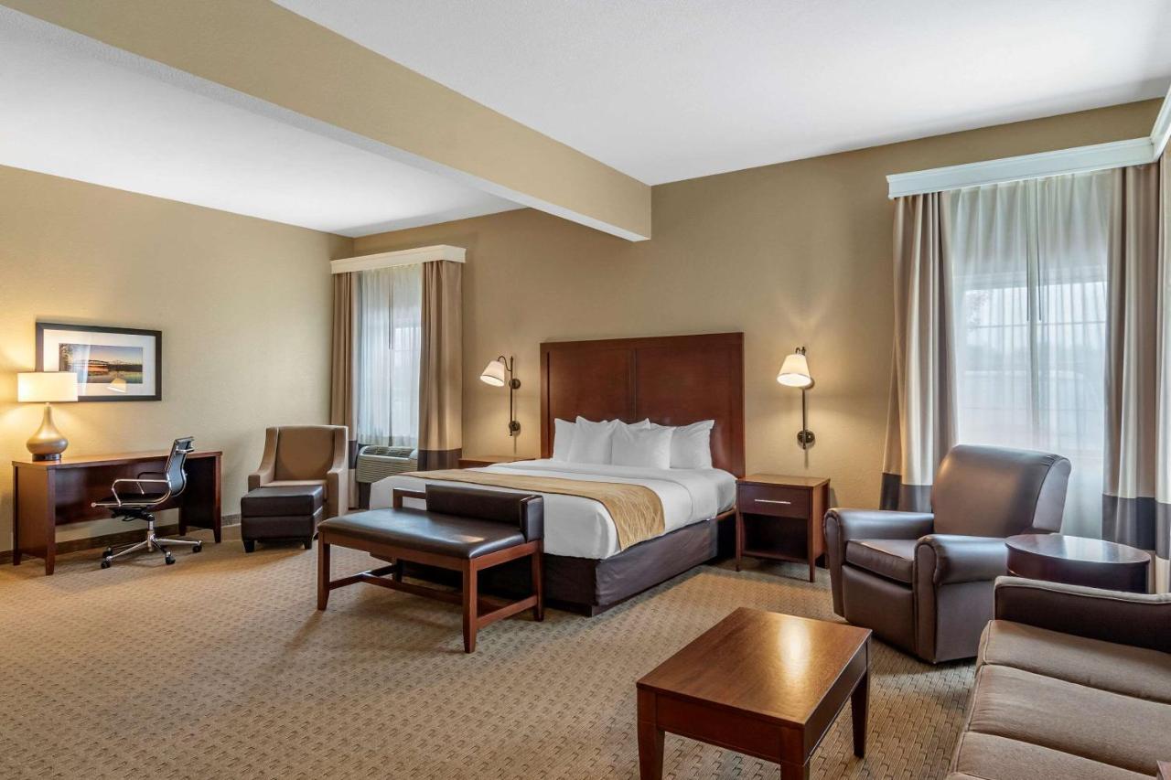 Comfort Inn Warrensburg Station Bagian luar foto
