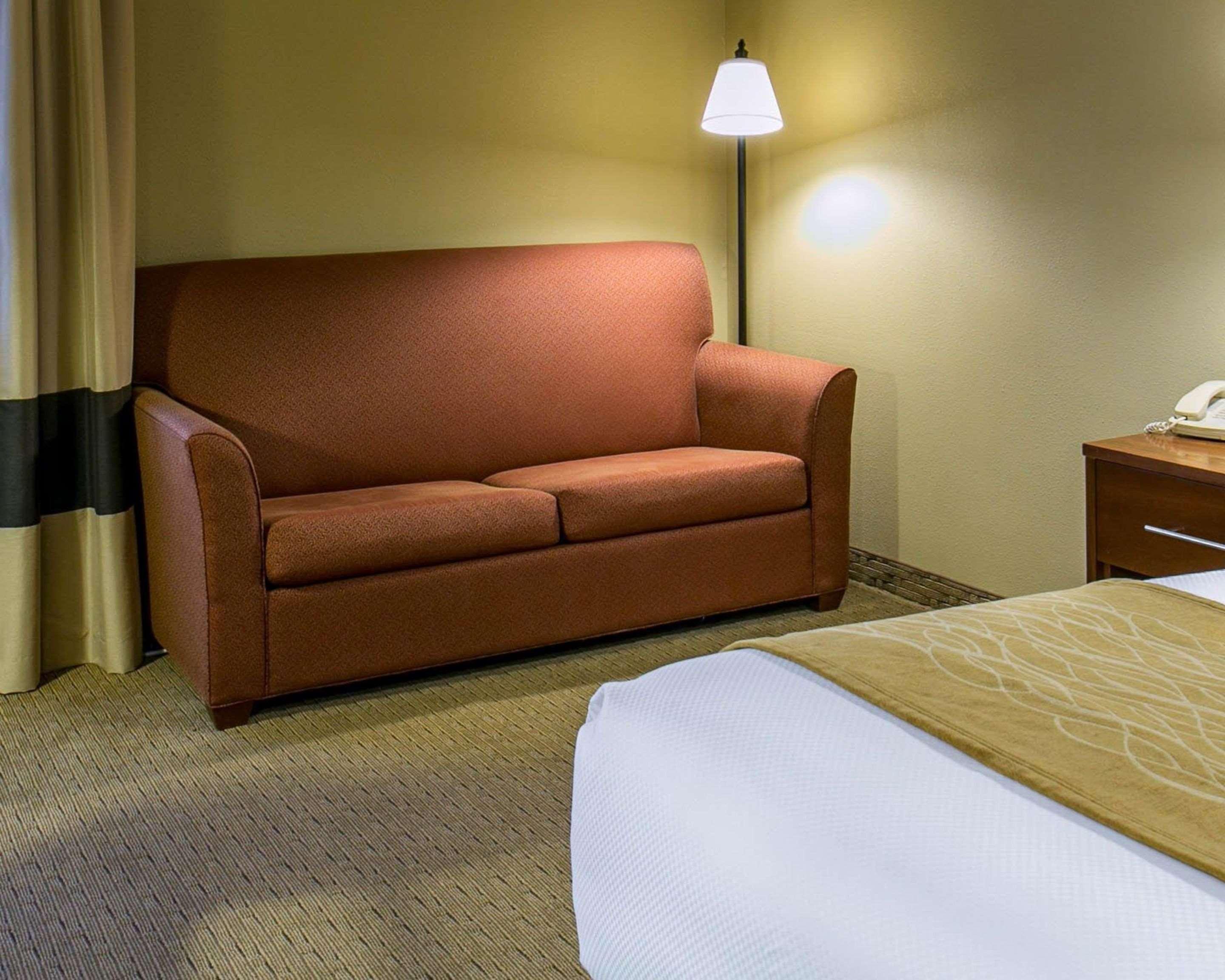 Comfort Inn Warrensburg Station Bagian luar foto