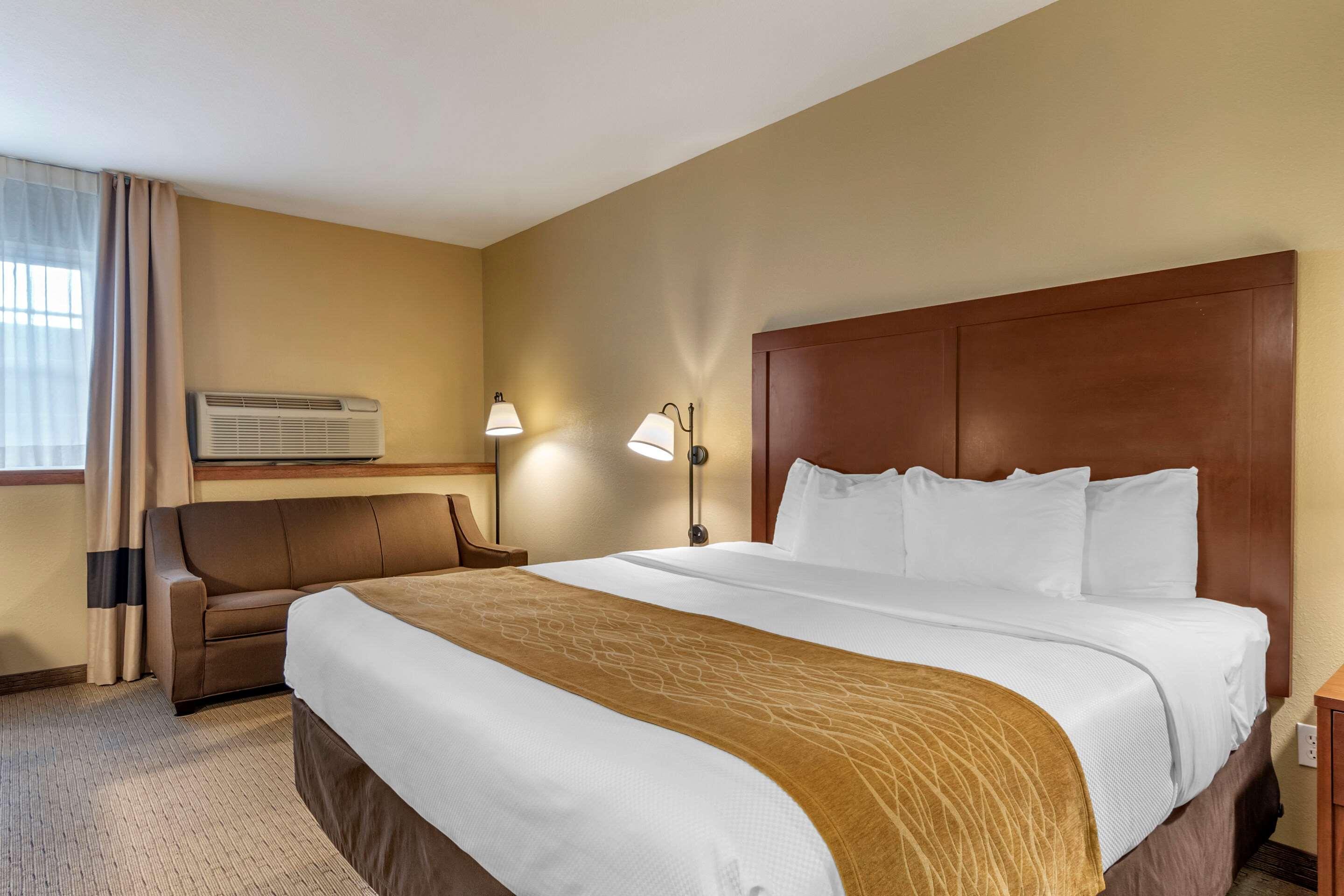 Comfort Inn Warrensburg Station Bagian luar foto