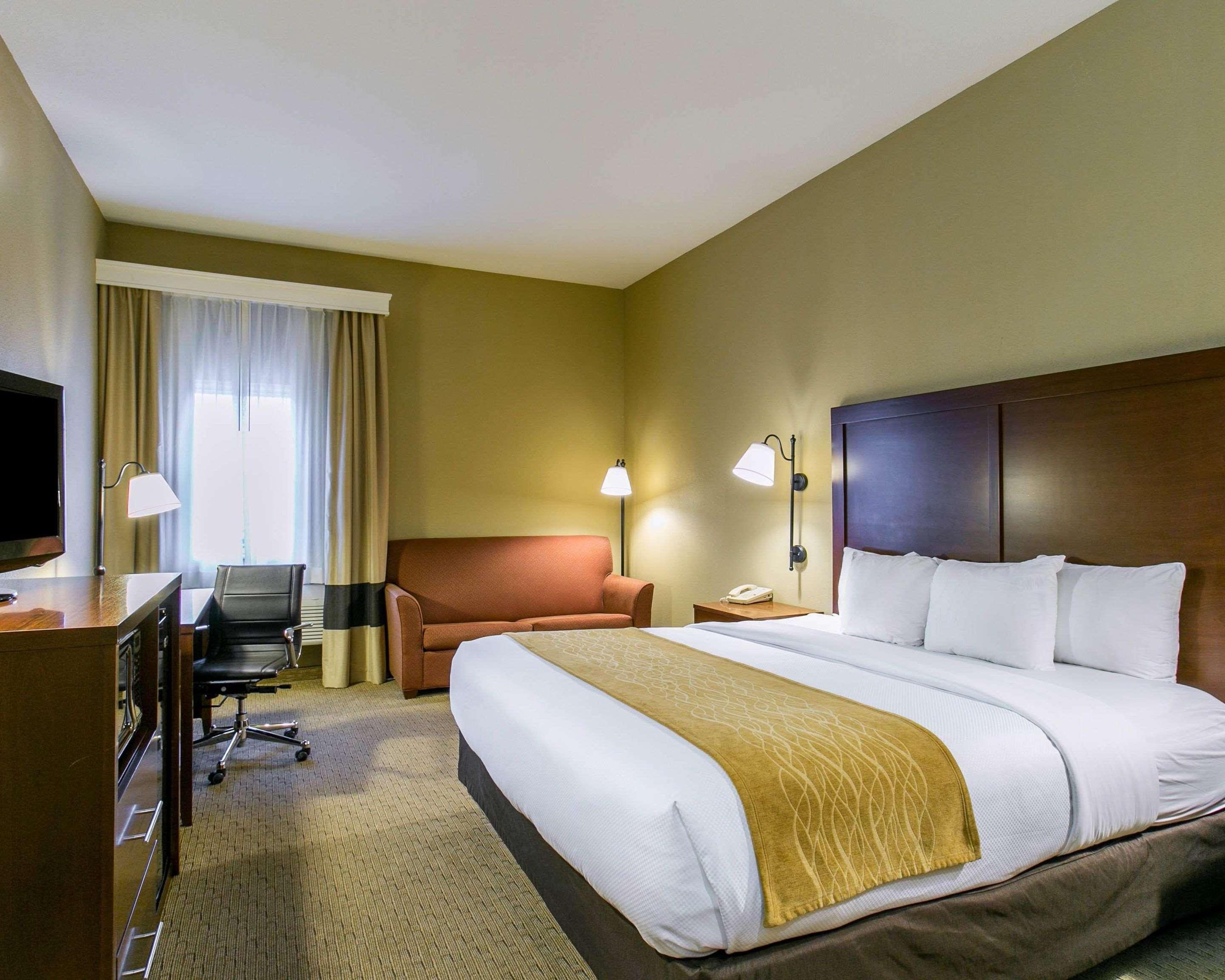 Comfort Inn Warrensburg Station Bagian luar foto