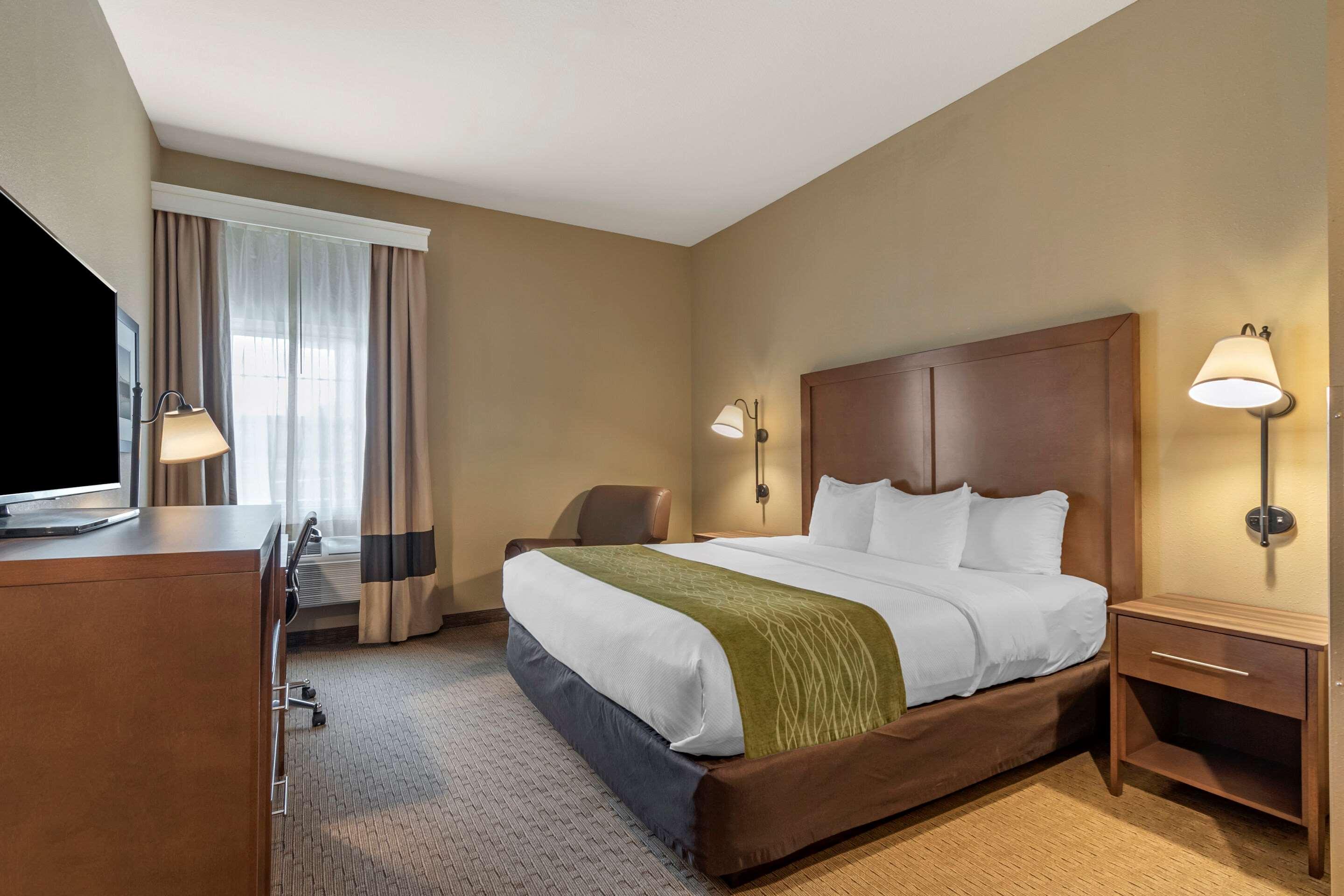 Comfort Inn Warrensburg Station Bagian luar foto