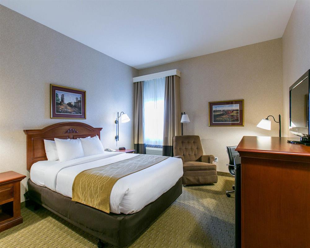 Comfort Inn Warrensburg Station Bagian luar foto