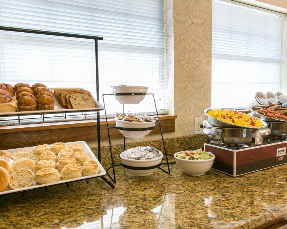 Comfort Inn Warrensburg Station Bagian luar foto