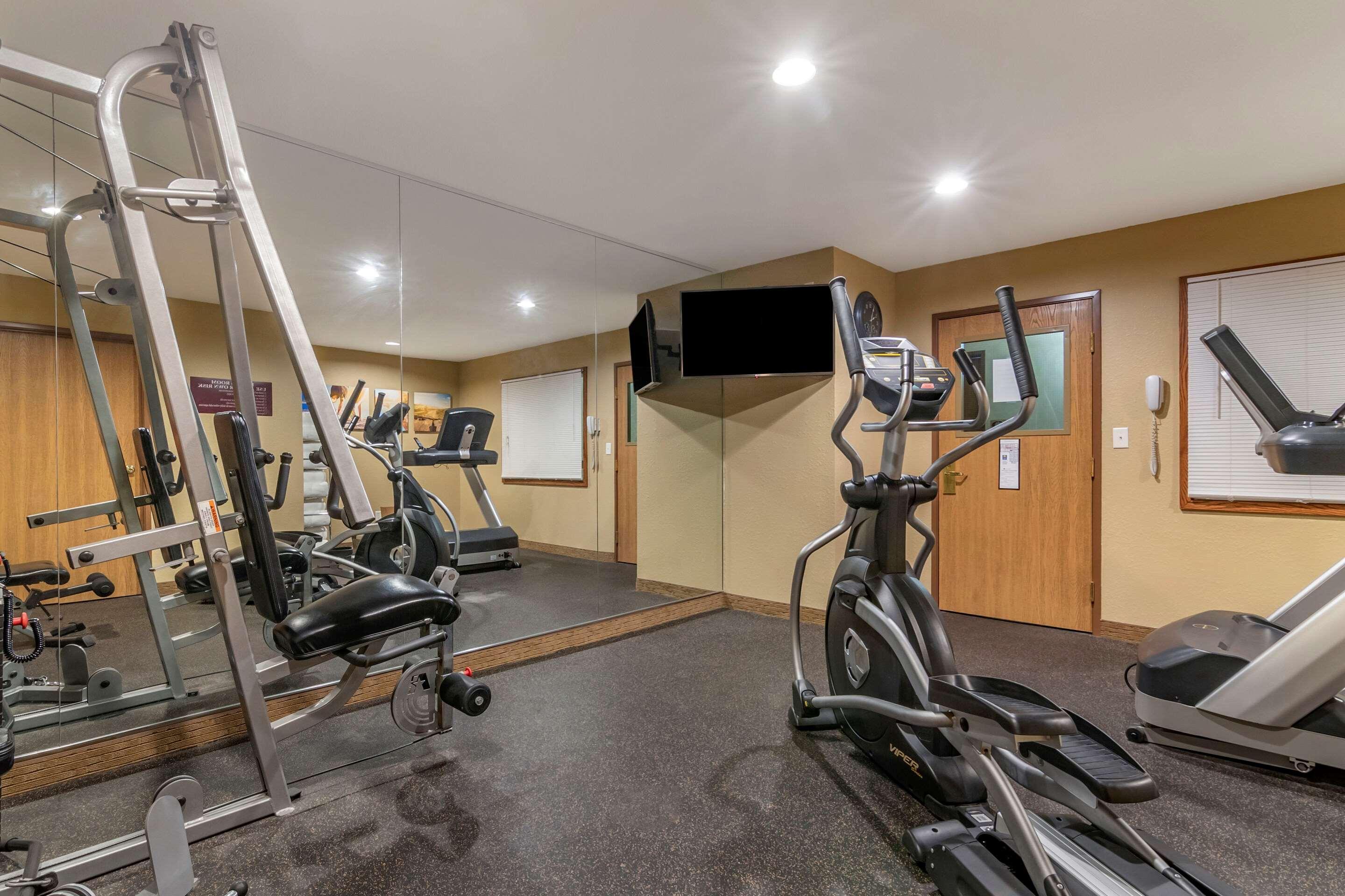 Comfort Inn Warrensburg Station Bagian luar foto