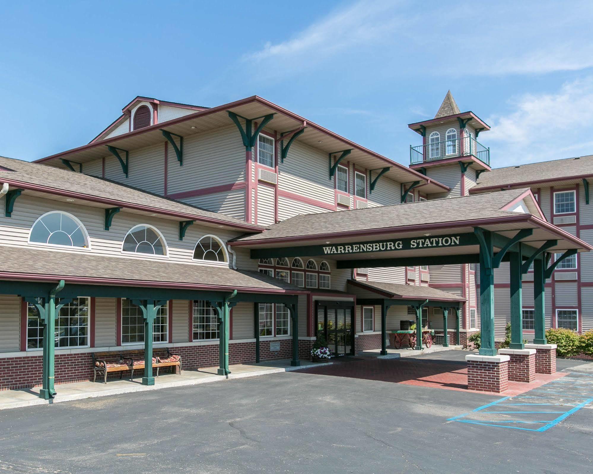 Comfort Inn Warrensburg Station Bagian luar foto
