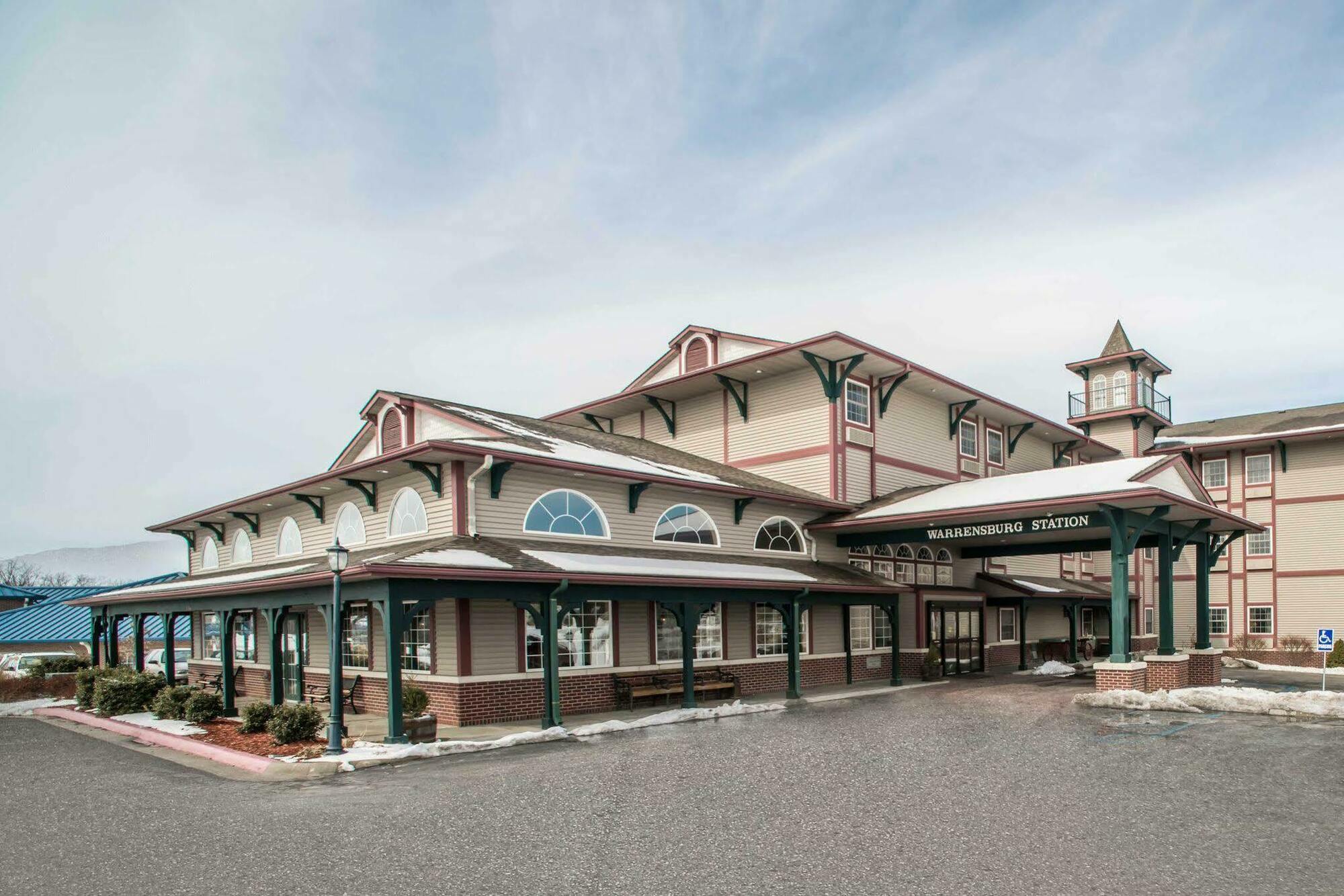 Comfort Inn Warrensburg Station Bagian luar foto