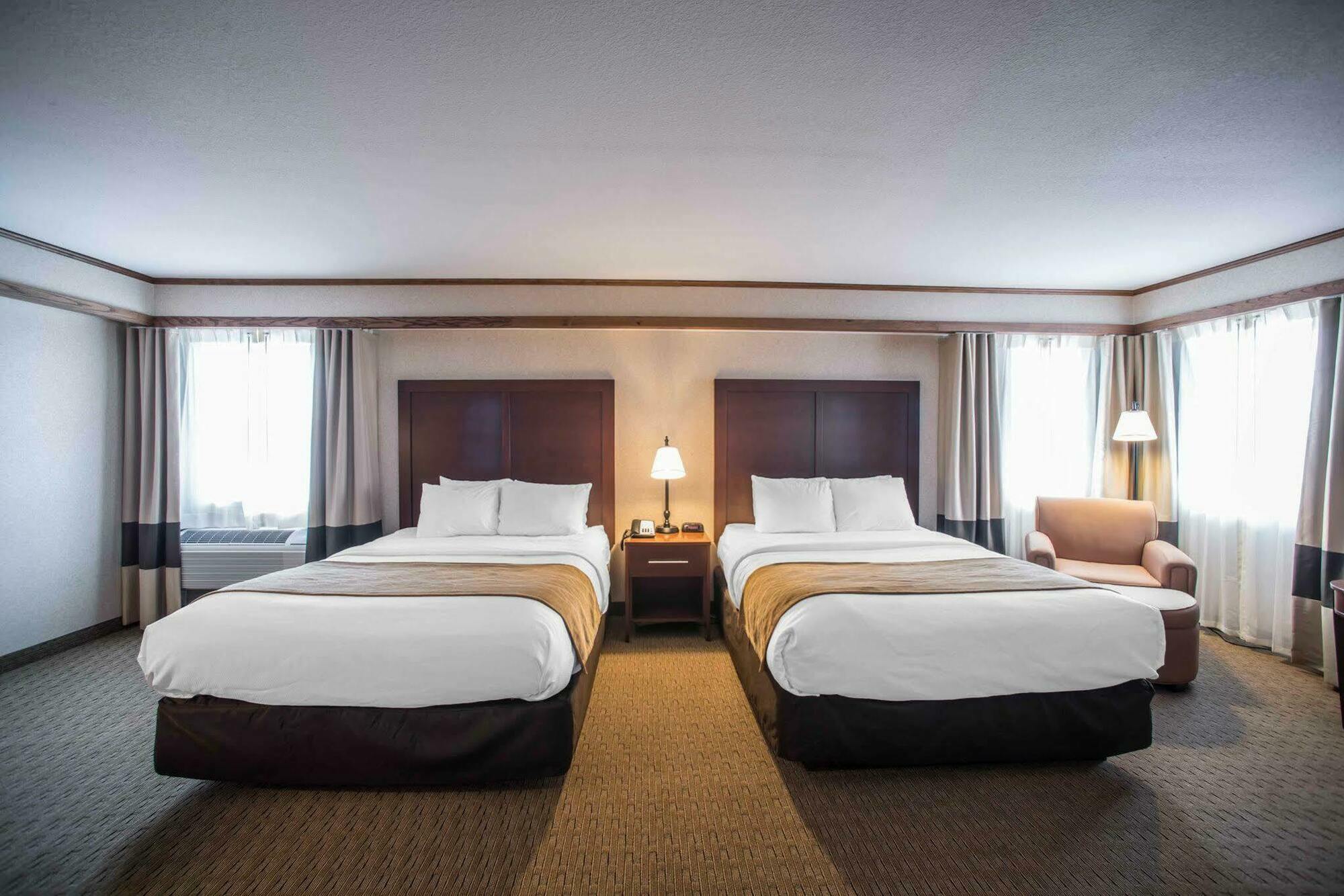 Comfort Inn Warrensburg Station Bagian luar foto